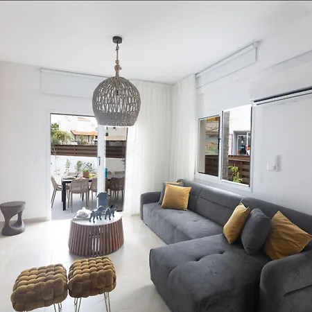 Evelmar Villa Protaras