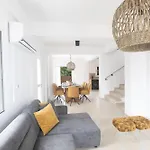 Evelmar Villa *