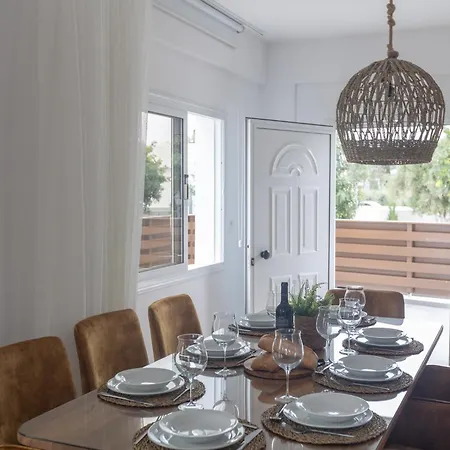 Evelmar Вилла Протарас