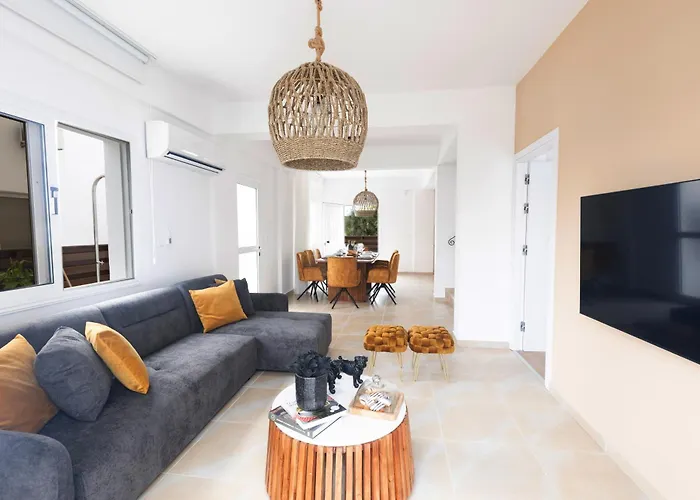 Evelmar Villa Protaras