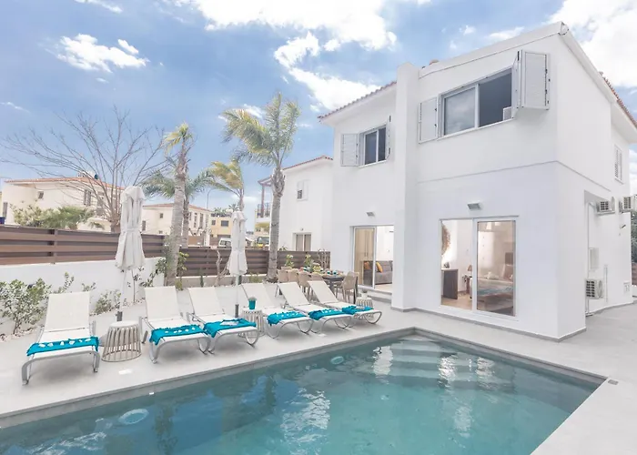 Evelmar Villa Protaras